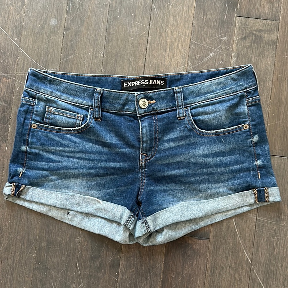 Express Jean shorts size 8